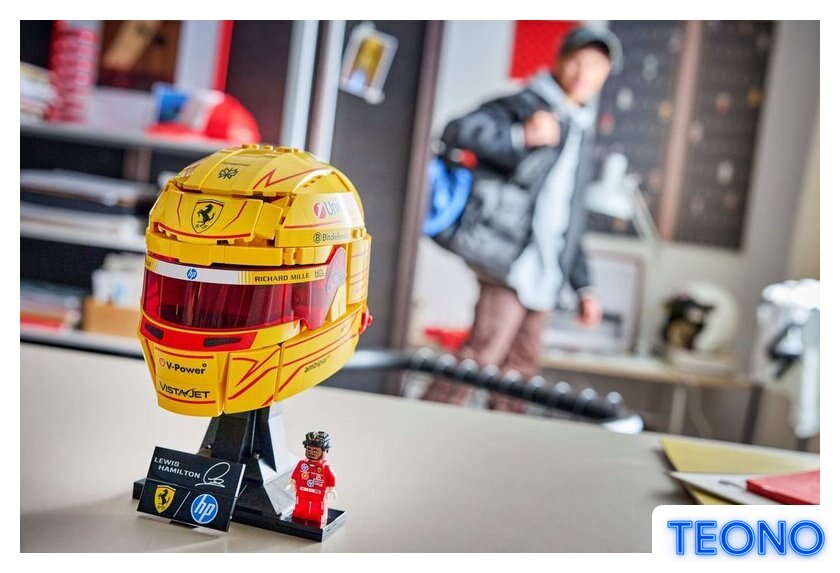Конструктор LEGO Editions 43022 Шлем Льюиса Хэмилтона команды Scuderia Ferrari HP - Изображение №10 — Интернет-магазин Teono.by
