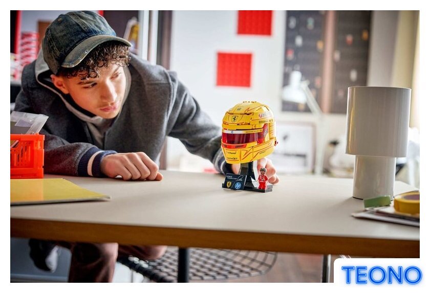 Конструктор LEGO Editions 43022 Шлем Льюиса Хэмилтона команды Scuderia Ferrari HP - Изображение №8 — Интернет-магазин Teono.by