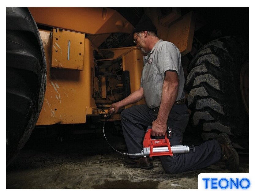 Пистолет смазочный  Milwaukee M12 GG-401B 4933441675 (с 1-им АКБ, сумка) - Изображение №15 — Интернет-магазин Teono.by