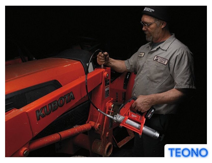 Пистолет смазочный  Milwaukee M12 GG-401B 4933441675 (с 1-им АКБ, сумка) - Изображение №8 — Интернет-магазин Teono.by