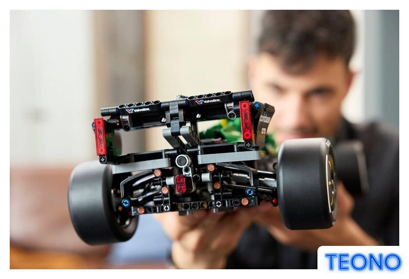 Конструктор LEGO Technic 42240 Aston Martin Aramco AMR25 F1 - Изображение №11 — Интернет-магазин Teono.by