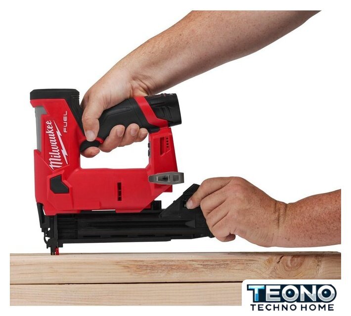 Гвоздезабиватель Milwaukee M12 FCN18GS-0X 4933493355 (с 2-мя АКБ, кейс) - Изображение №11 — Интернет-магазин Teono.by