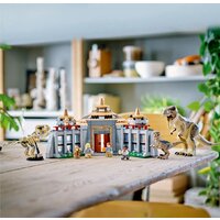 LEGO Jurassic World 76961 Центр для посетителей: Ти-рекс против Раптора Image #8