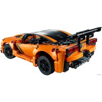 LEGO Technic 42093 Chevrolet Corvette ZR1 Image #6