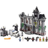 LEGO 10937 Batman: Arkham Asylum Breakout Image #3