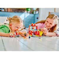 LEGO City 60375 Пожарная часть и пожарная машина Image #8