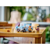 LEGO Harry Potter Flying Ford Anglia 76424 Image #9