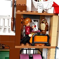 LEGO Harry Potter 75980 Нападение на Нору Image #8