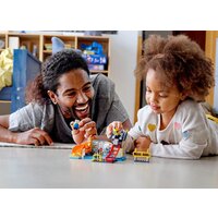 LEGO Minions 75546 Миньоны в лаборатории Грю Image #8