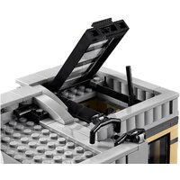 LEGO Creator 10260 Ресторанчик в центре Image #9