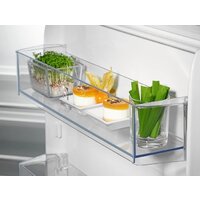 Однокамерный холодильник Electrolux Seria 600 KRD6DE18S1 - Превью изображения №10 — Интернет-магазин Teono.by