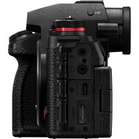 Беззеркальный фотоаппарат Panasonic Lumix S1II DC-S1M2 (черный) - Превью изображения №5 — Интернет-магазин Teono.by