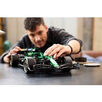 Конструктор LEGO Technic 42240 Aston Martin Aramco AMR25 F1 - Превью изображения №14 — Интернет-магазин Teono.by