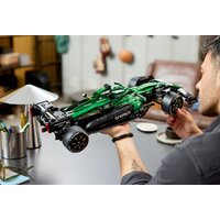 Конструктор LEGO Technic 42240 Aston Martin Aramco AMR25 F1 - Превью изображения №18 — Интернет-магазин Teono.by