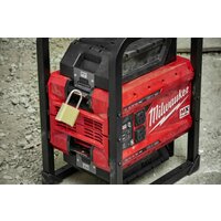 Портативная зарядная станция Milwaukee MX FUEL MXF PS-0 4933493922 (без АКБ) - Превью изображения №17 — Интернет-магазин Teono.by
