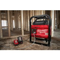 Портативная зарядная станция Milwaukee MX FUEL MXF PS-0 4933493922 (без АКБ) - Превью изображения №7 — Интернет-магазин Teono.by