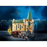 LEGO Harry Potter 76387 Хогвартс: встреча с Пушистиком Image #23