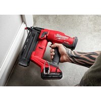 Milwaukee M18FN18GS-202X 4933471407 (с 2-мя АКБ, кейс) Image #18