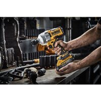 Гайковерт DeWalt DCF961P2T (с 2-мя АКБ, кейс) - Превью изображения №8 — Интернет-магазин Teono.by