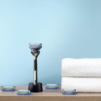 Подарочный набор Gillette Fusion Proglide 5 сменных кассет + подставка - Превью изображения №6 — Интернет-магазин Teono.by