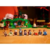 LEGO Icons 10354 Властелин колец: Шир Image #11