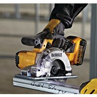 Дисковая (циркулярная) пила DeWalt DCS373N-XJ (без АКБ) - Превью изображения №3 — Интернет-магазин Teono.by
