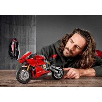 LEGO Technic 42107 Ducati Panigale V4 R Image #14