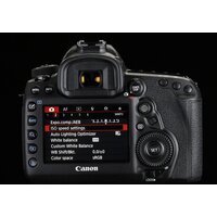 Зеркальный фотоаппарат Canon EOS 5D Mark IV Body - Превью изображения №15 — Интернет-магазин Teono.by
