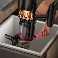 Пылесос Dyson V16 Piston Animal Submarine 492969-01 (матовый черный/медный) - Превью изображения №18 — Интернет-магазин Teono.by