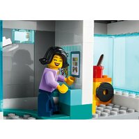 LEGO City 60291 Семейный дом Image #10