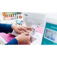 Brother Innov-is F580 Image #9