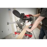 Торцовочная пила Milwaukee M18 FMS305-121-II 4933499181 (с 1-им АКБ) - Превью изображения №6 — Интернет-магазин Teono.by