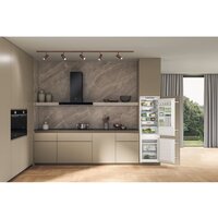 Холодильник Whirlpool WHC18 T333 - Превью изображения №4 — Интернет-магазин Teono.by
