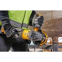 Угловая шлифмашина DeWalt DCG414T2 (с 2-мя АКБ, кейс) - Превью изображения №6 — Интернет-магазин Teono.by