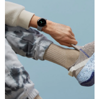 Google Pixel Watch (глянцевый серебристый/угольный, спортивный силиконовый ремешок) Image #5